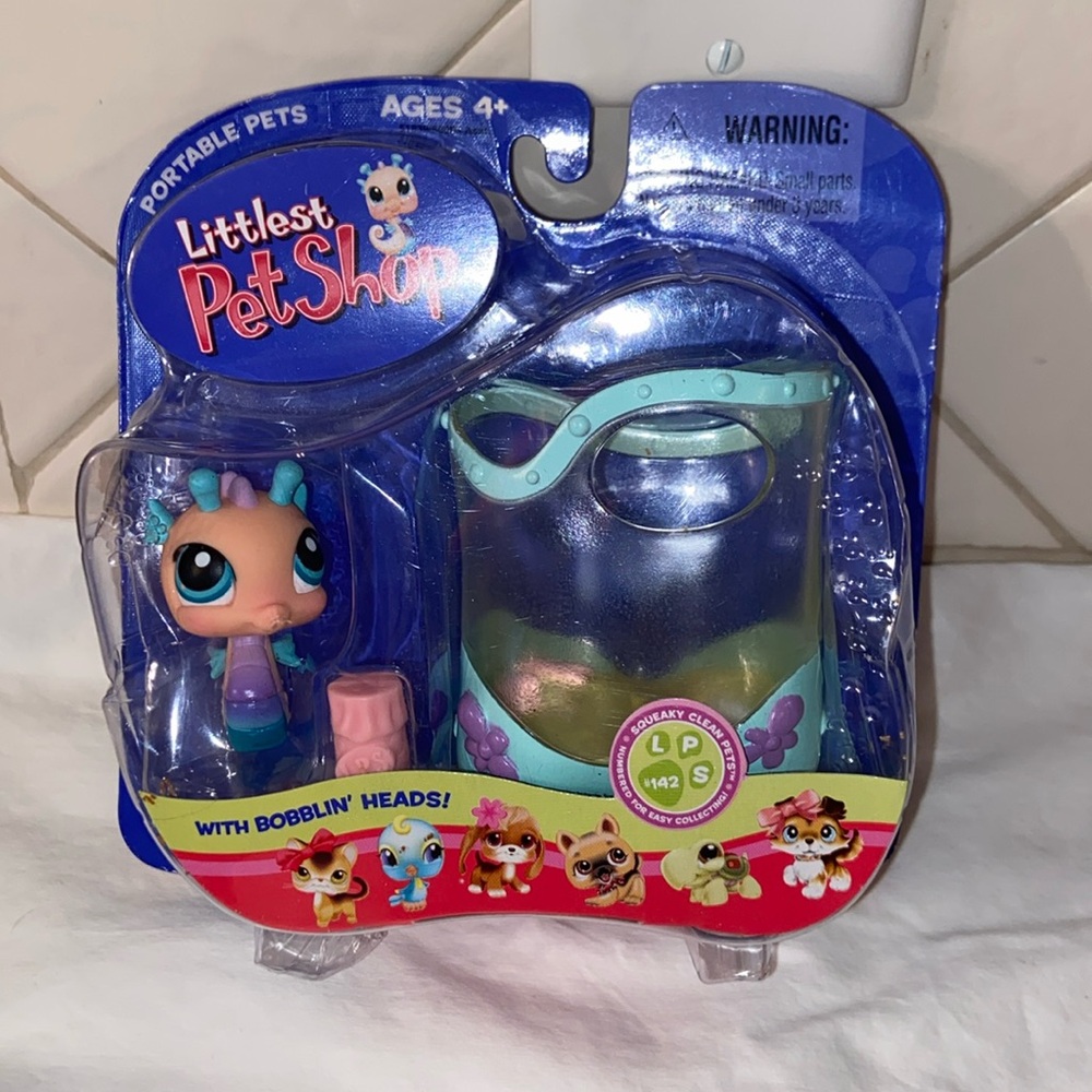 RARE NWT Littlest Pet Shop #142 seahorse with bobblin head